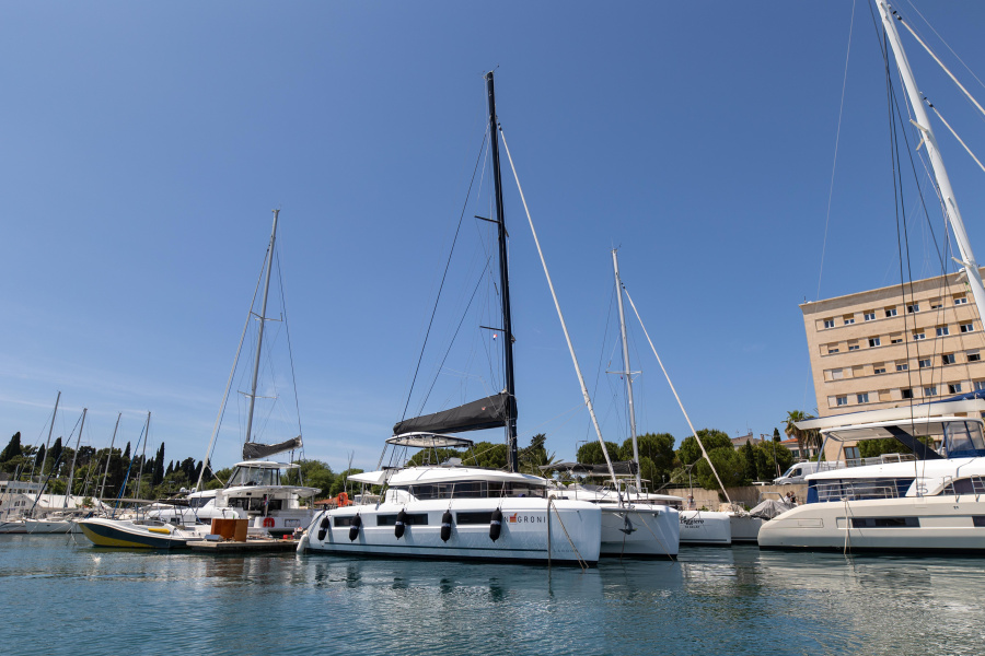 Photo #1 - Lagoon 51 (NEGRONI) in Marina Frapa - 12452