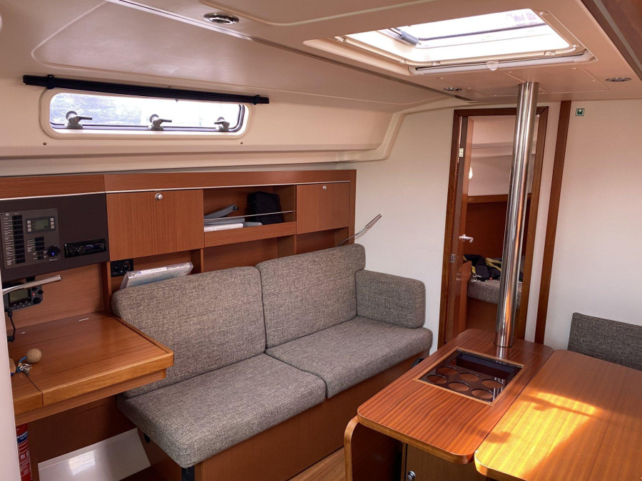 Interior image - 1
