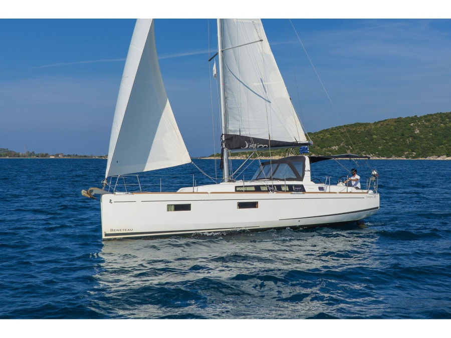 Photo #1 - Oceanis 38.1 (Philyra) en D-Marin Marina Lefkas - 6214