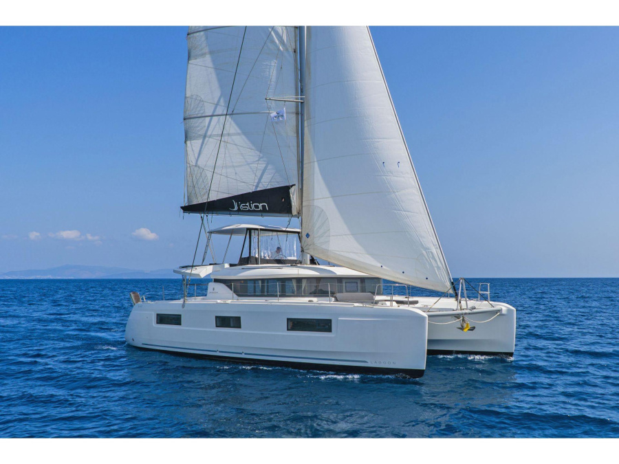 Photo #1 - Lagoon 46 A/C & GEN & WM (Pnoe) en D-Marin Marina Lefkas - 14029
