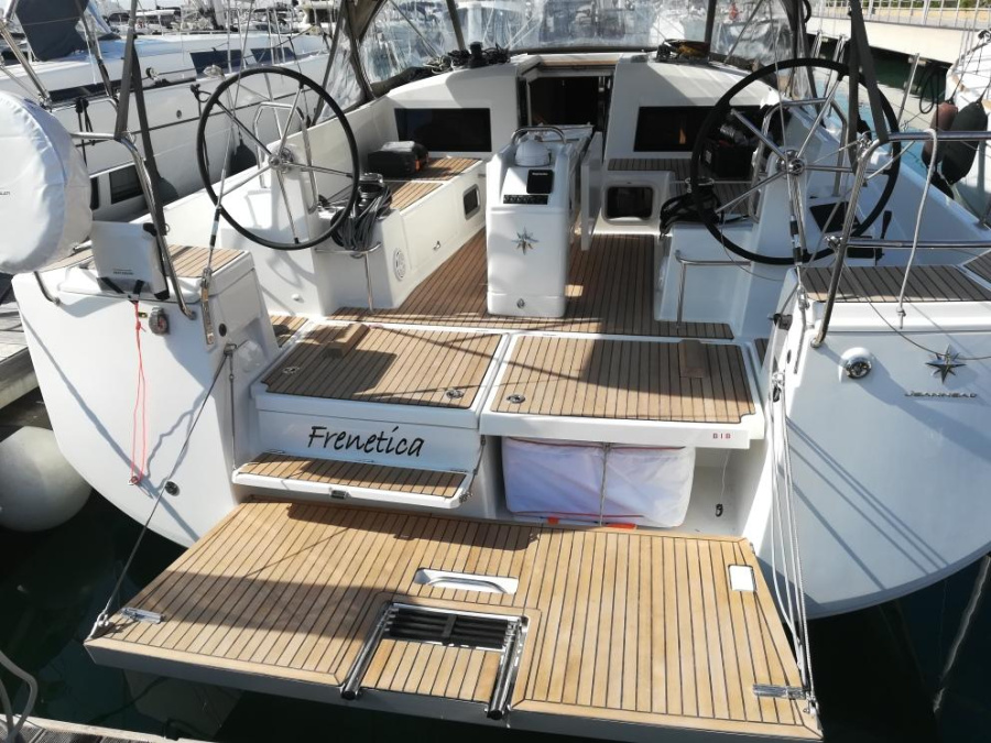 Photo #1 - Sun Odyssey 440 (Frenetica) in Marina di - 11886