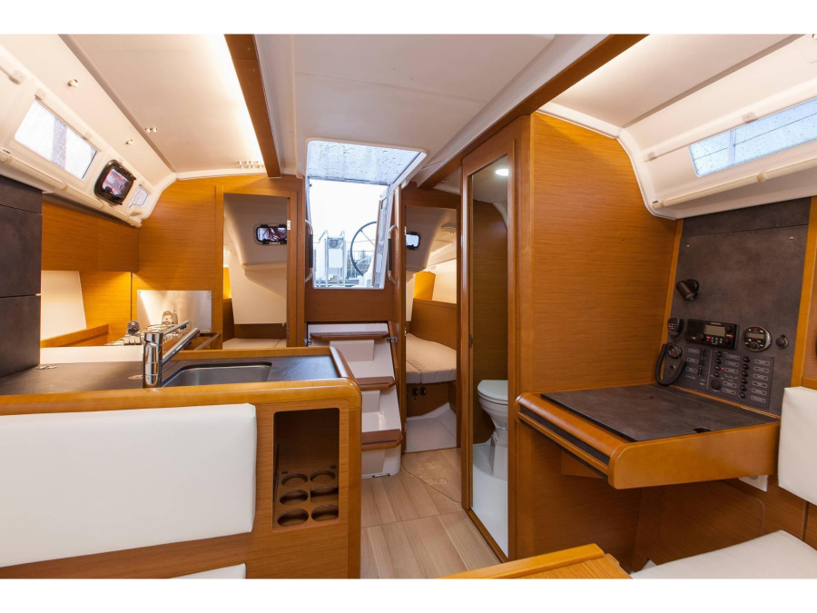 Interior image - 1