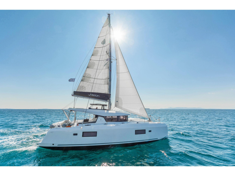 Photo #1 - Lagoon 42 A/C & GEN (Ionas) in Marina - 10321
