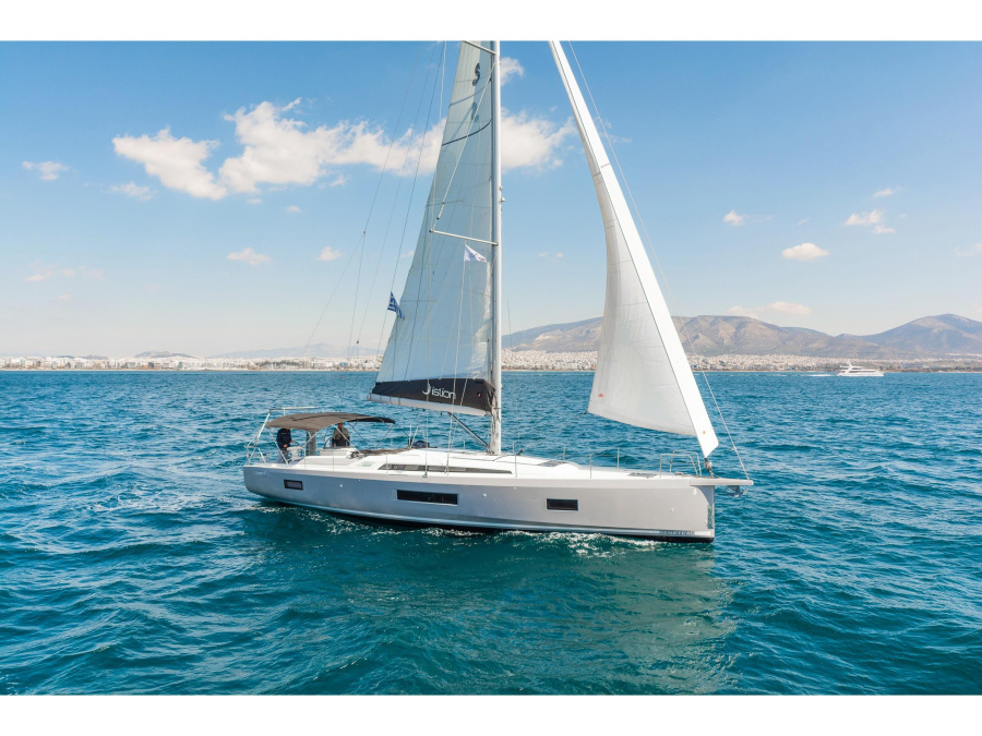 Photo #1 - Oceanis 51.1 (4+1 cab) A/C & GEN (Mamakita) in Alimos Marina - 11350