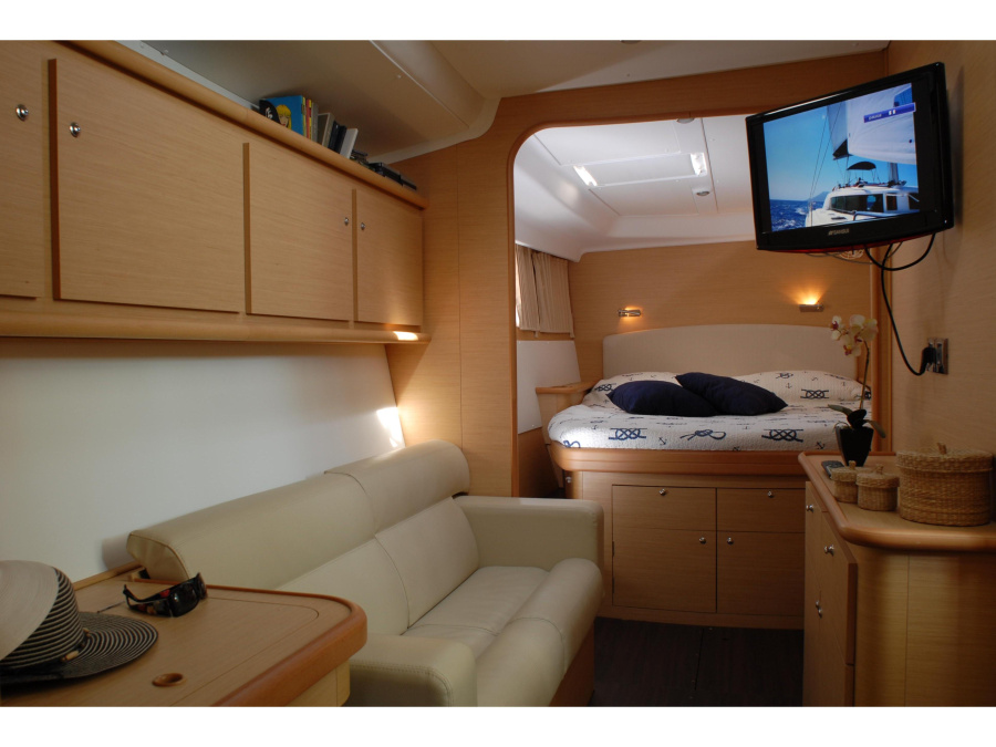 Interior image - 2