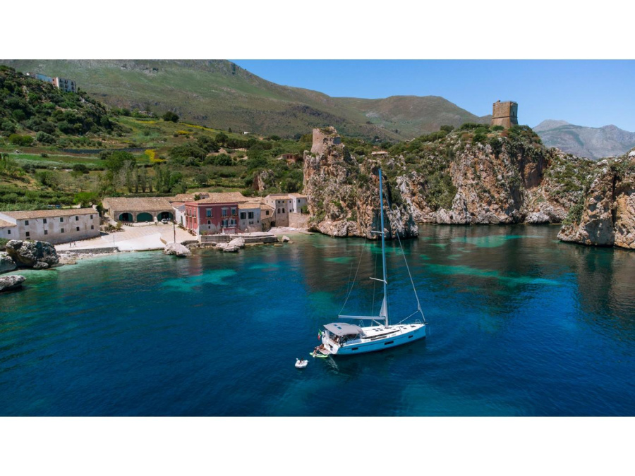 Photo #1 - Bavaria C50 (Calipso) in Porto di Castellammare del Golfo - 23419