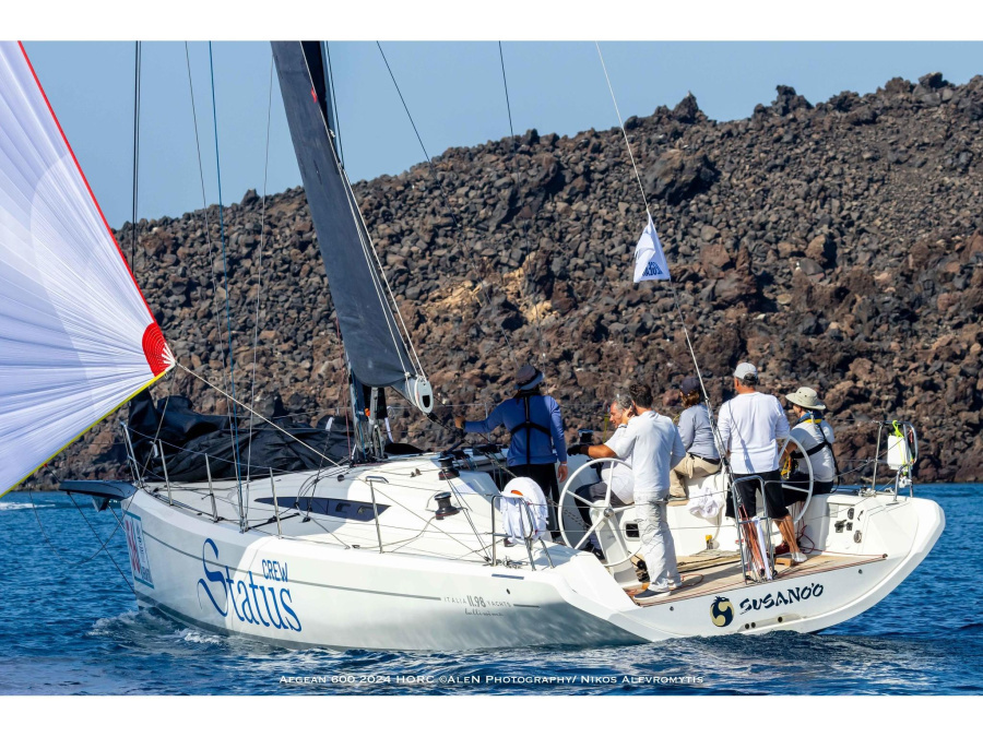 Photo #1 - Italia Yachts 11.98 (Susano'o) en Mikrolimano port - 16135