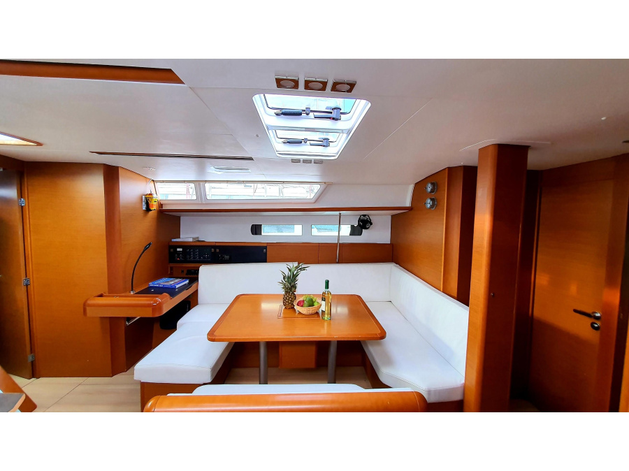 Interior image - 1