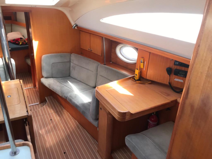 Interior image - 1