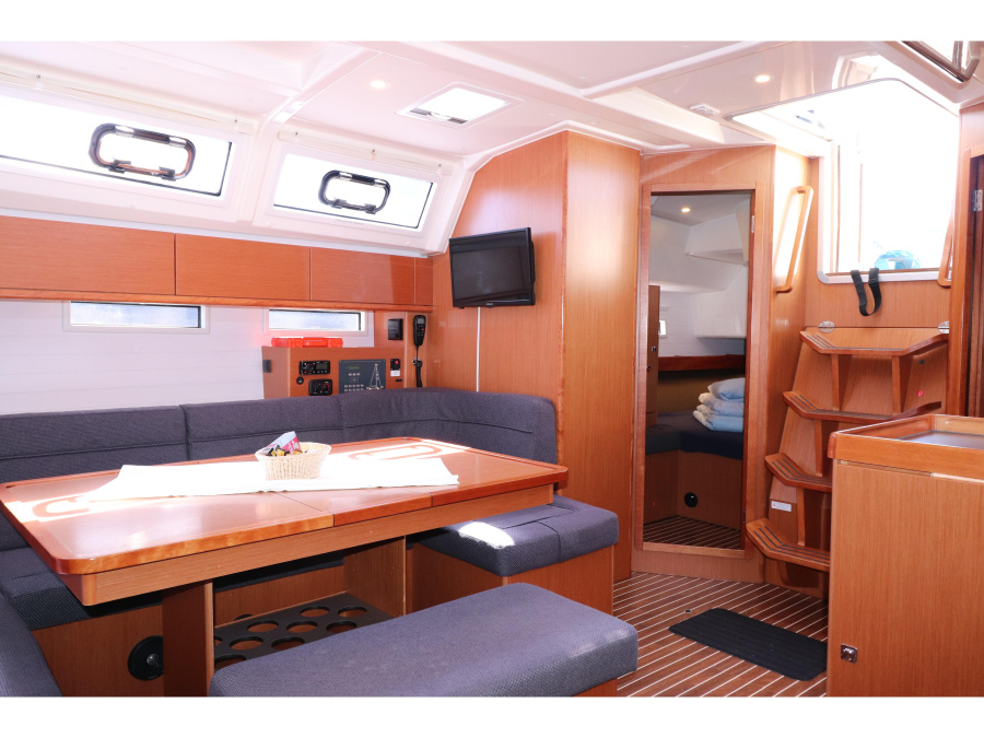 Interior image - 2