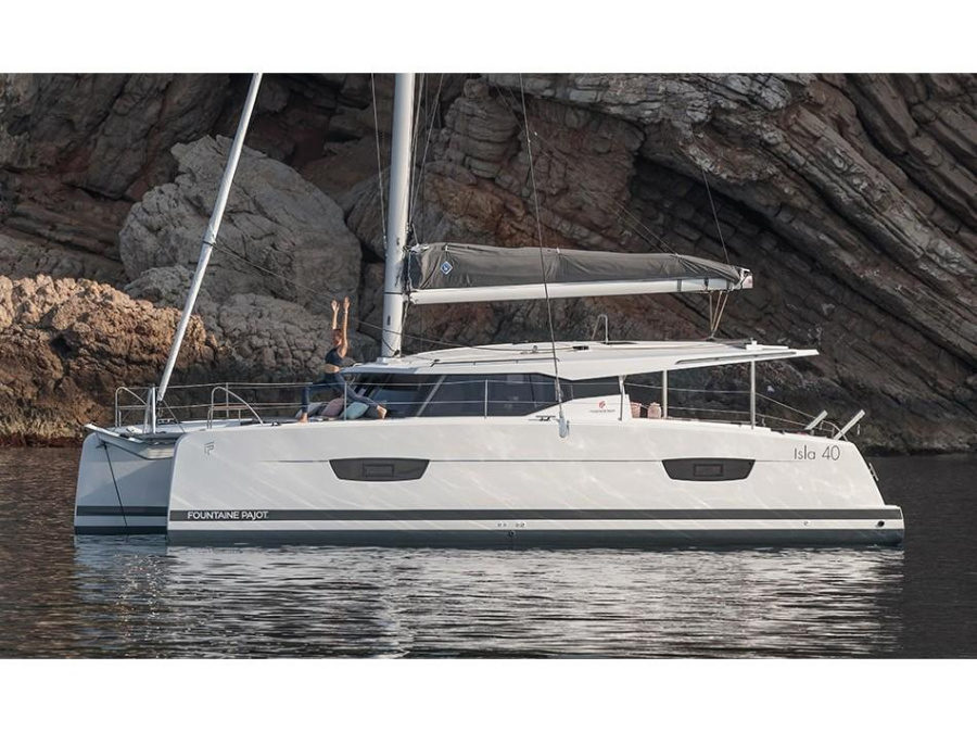 Photo #1 - Fountaine Pajot Isla 40  (Wm-Ac in dinette-Gen-Sol.Pan) (Isla) in Porto di Castellammare del Golfo - 16320