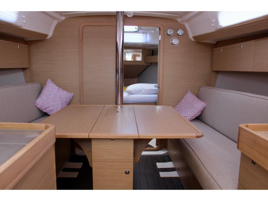 Interior image - 2
