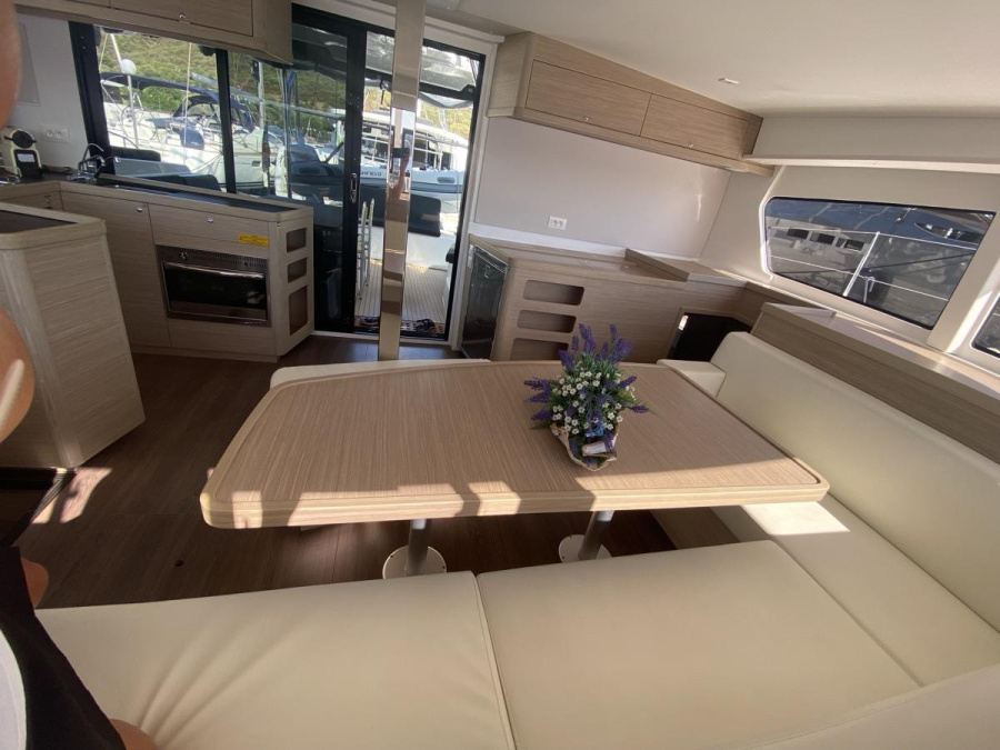 Interior image - 2
