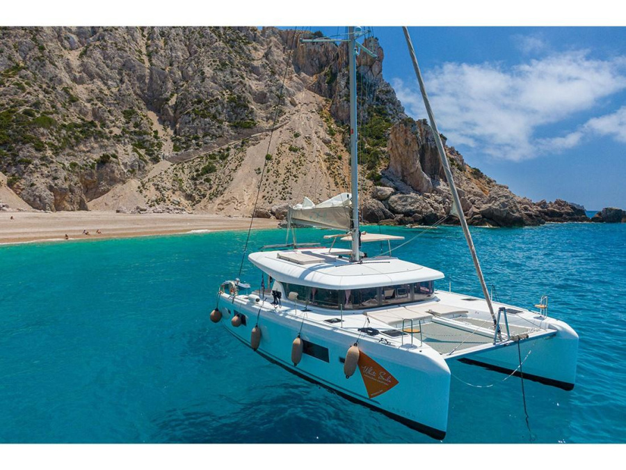 Photo #1 - Lagoon 42 (Catalina | A/C generator watermaker) en Cleopatra Marina - 14035
