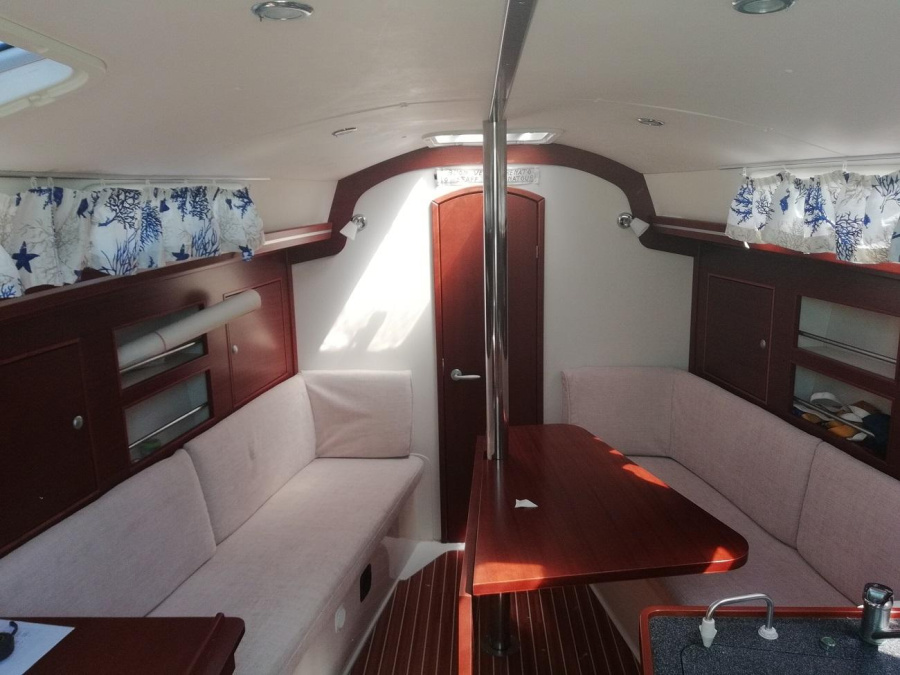 Interior image - 1