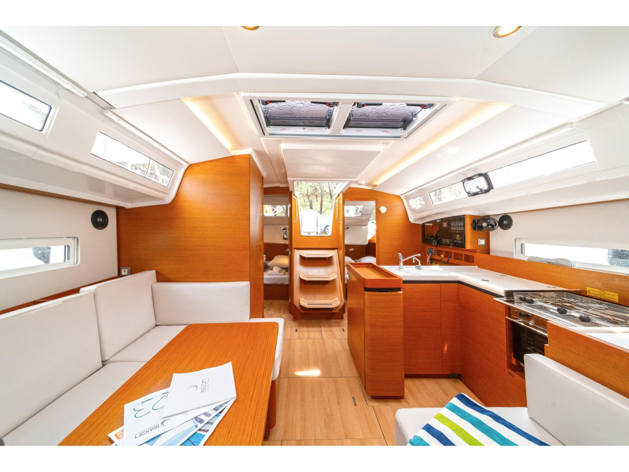 Interior image - 2