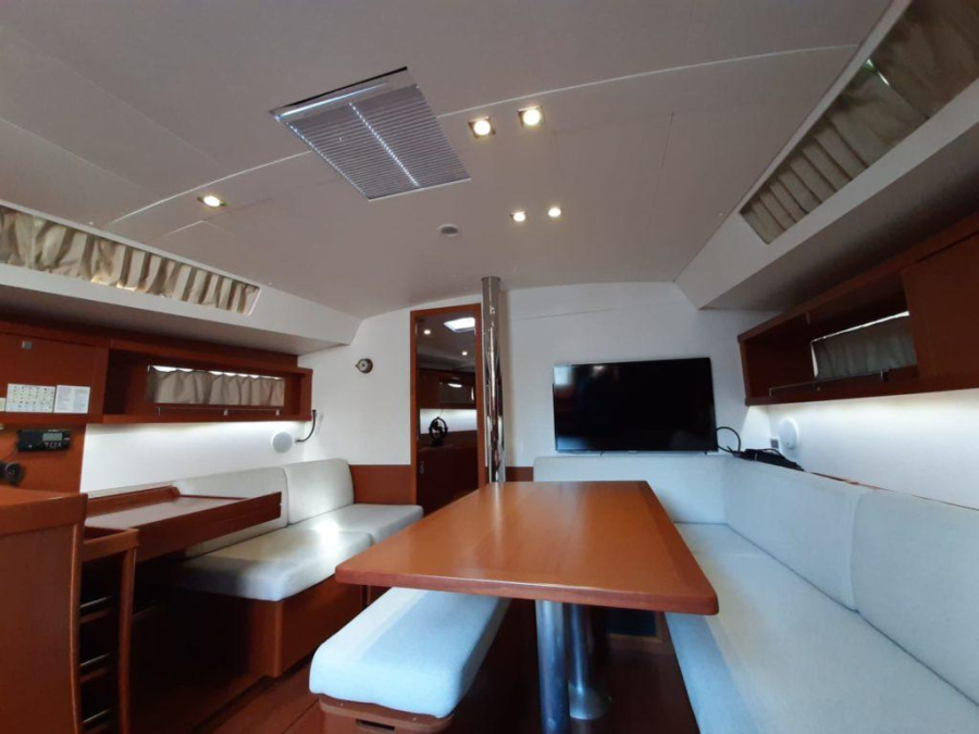 Interior image - 1