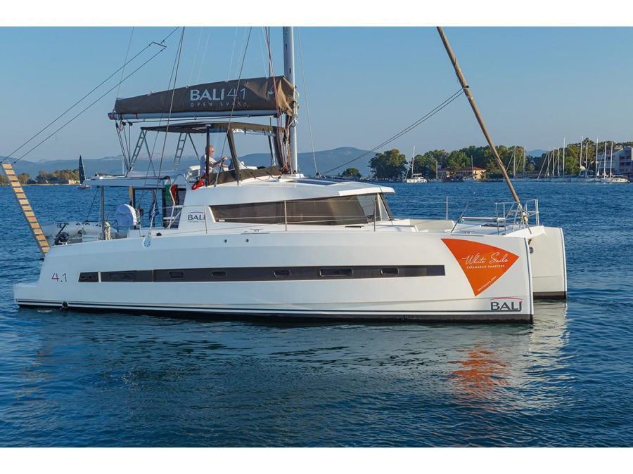 Photo #1 - Bali 4.1 (Paspartu | A/C generator watermaker) en Marina - 14104