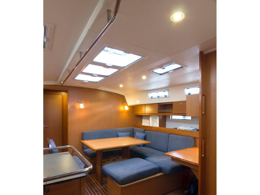 Interior image - 1