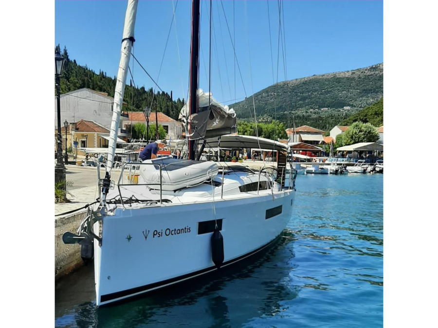 Photo #1 - Sun Odyssey 410 (Psi Octantis) in Main Port - 14191
