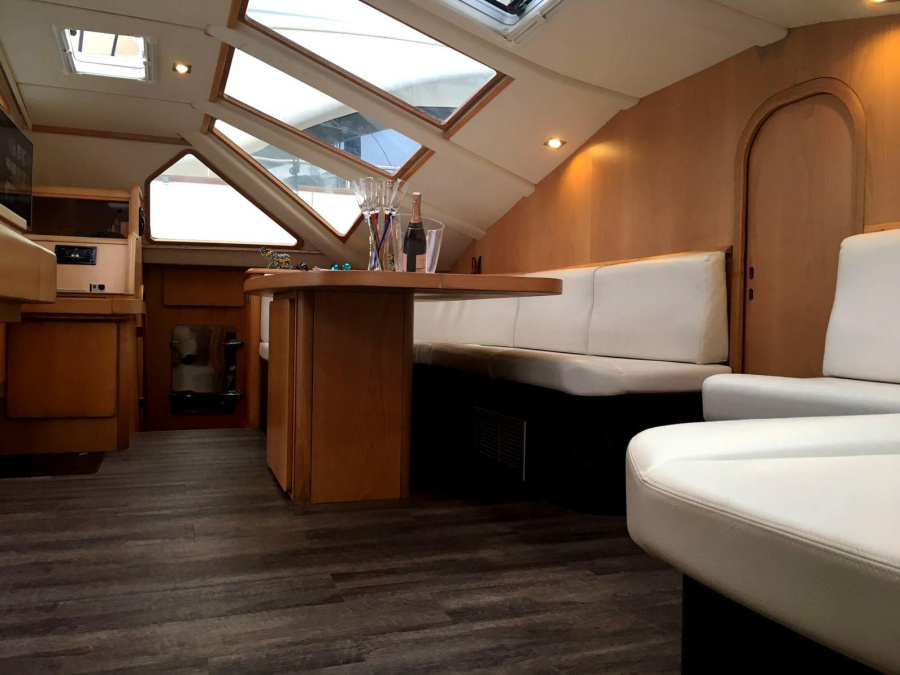 Interior image - 1