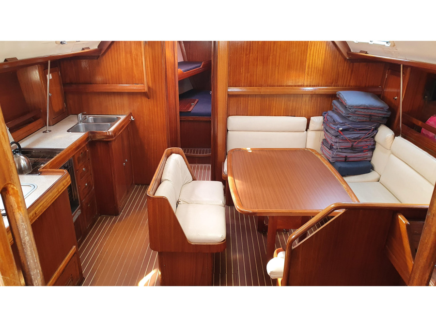 Interior image - 2