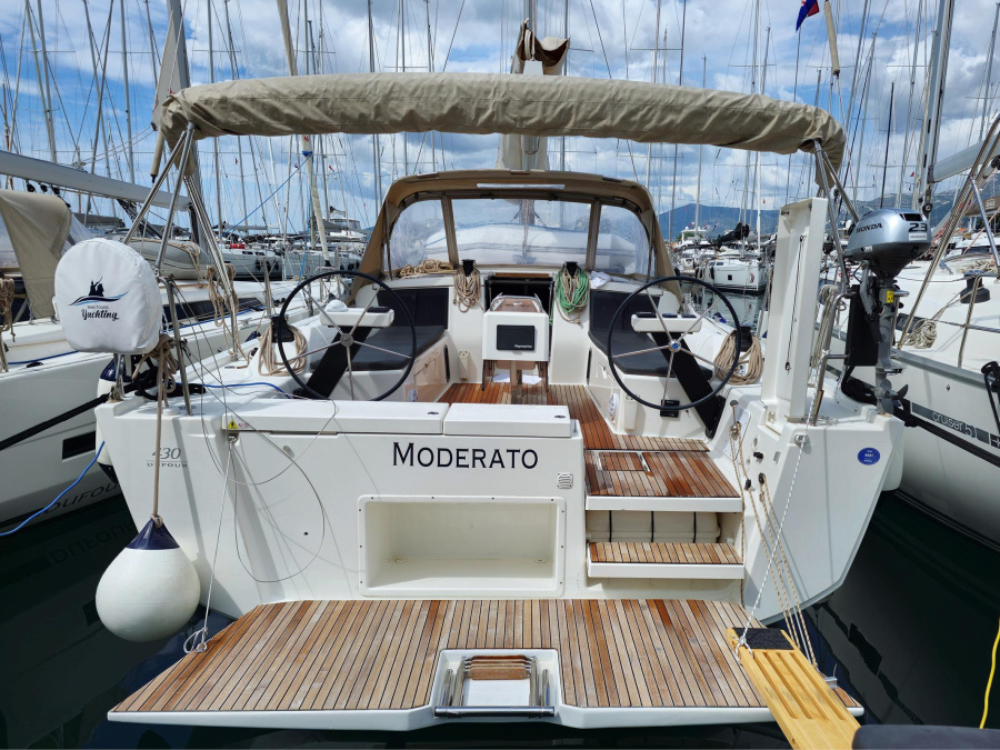 Photo #1 - Dufour 430 Grand Large (Moderato) en Marina Kaštela - 8171