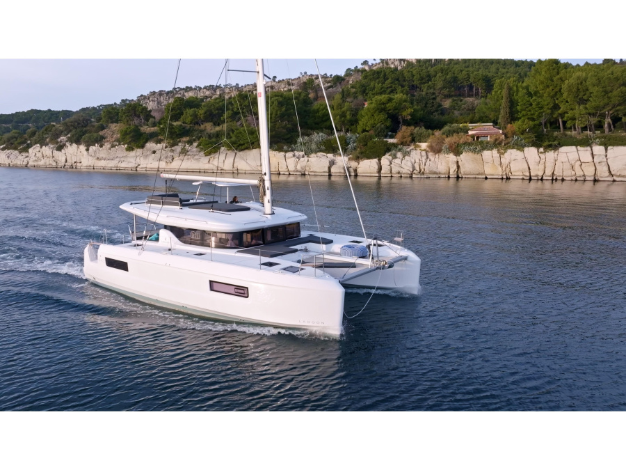 Photo #1 - Lagoon 43 (ARIA) in Port of / West Harbour - 16423