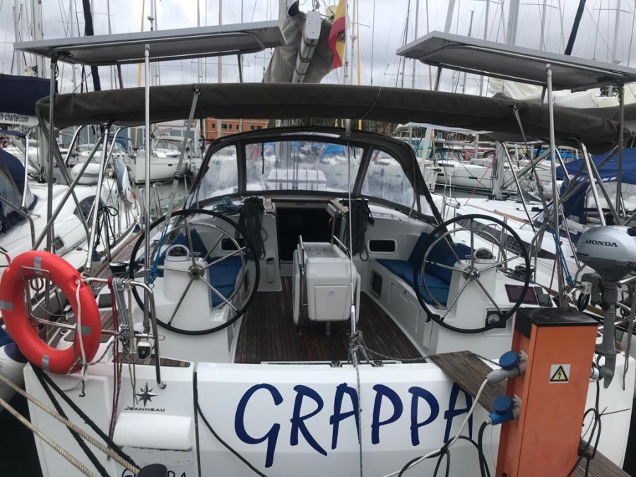 Photo #1 - Sun Odyssey 519 (Alboran Grappa (Majorca)) in La Lonja Marina Charter - 6784