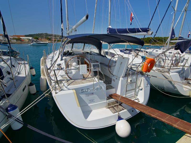 Photo #1 - Beneteau Oceanis 43 (SAPHISO II) in Marina Betina - 15631