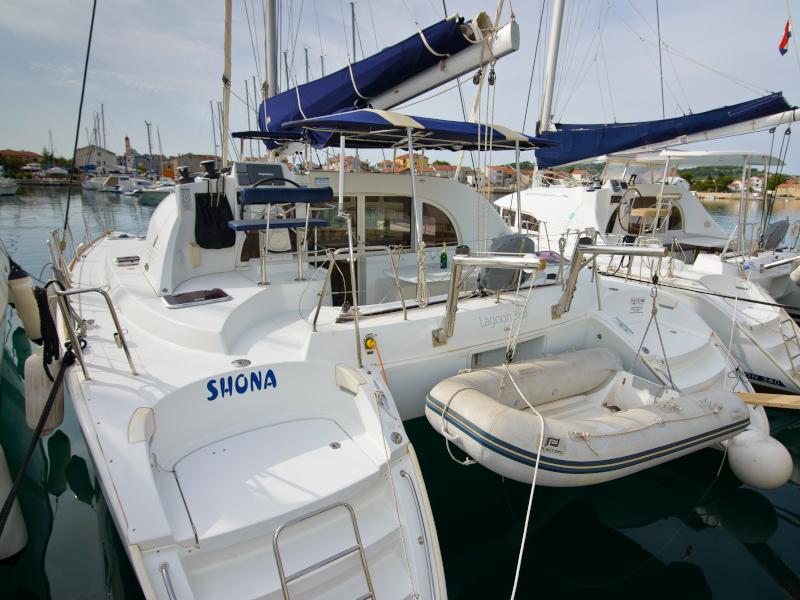 Photo #1 - Lagoon 380 (Shona) in Marina Betina - 15106