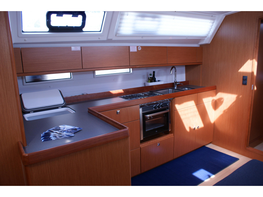 Interior image - 2