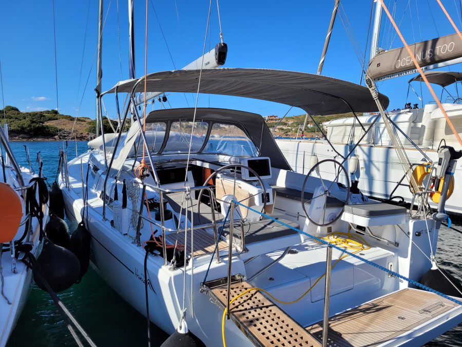 Photo #1 - Hanse 418 (heNA) in Olympic Marina - 14616