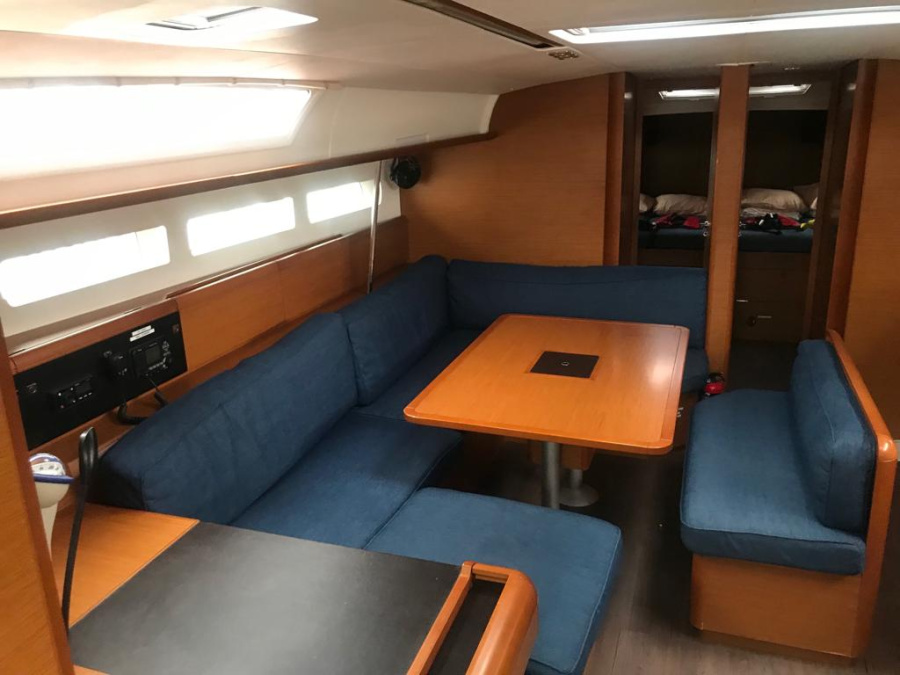 Interior image - 2