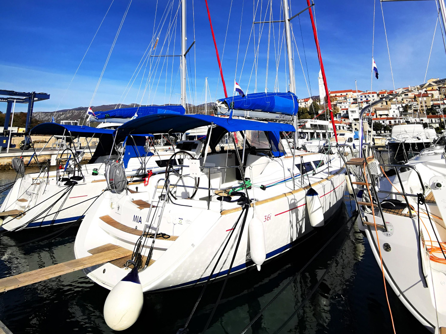 Photo #1 - Sun Odyssey 36i (Mia) en Marina Novi - 9318