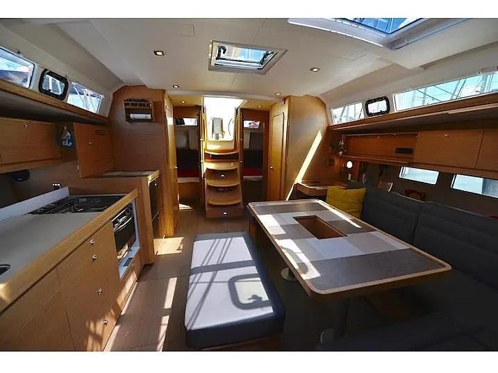 Interior image - 2