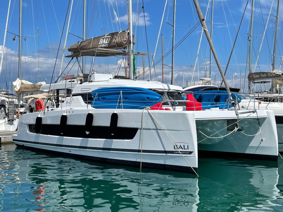 Photo #1 - Bali Catspace (Helona) en Port of - 16267