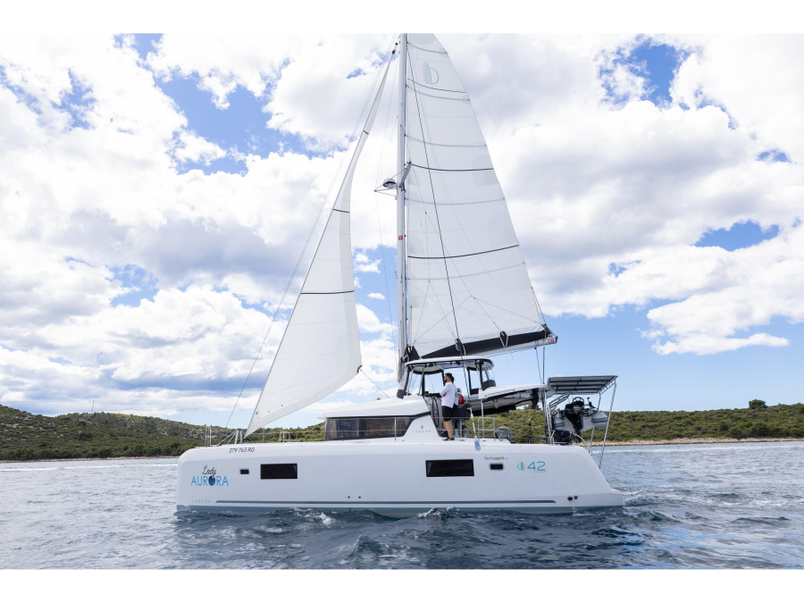 Photo #1 - Lagoon 42 Millenium (LADY AURORA) en Marina Frapa - 16325