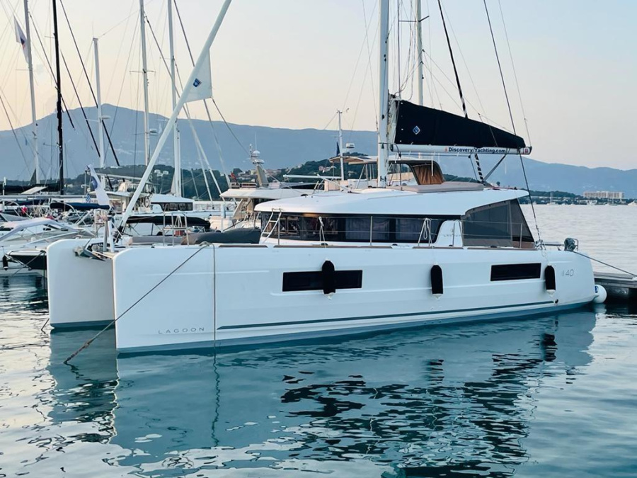 Photo #1 - Lagoon 40 (Fratelli) in Port of - 16308