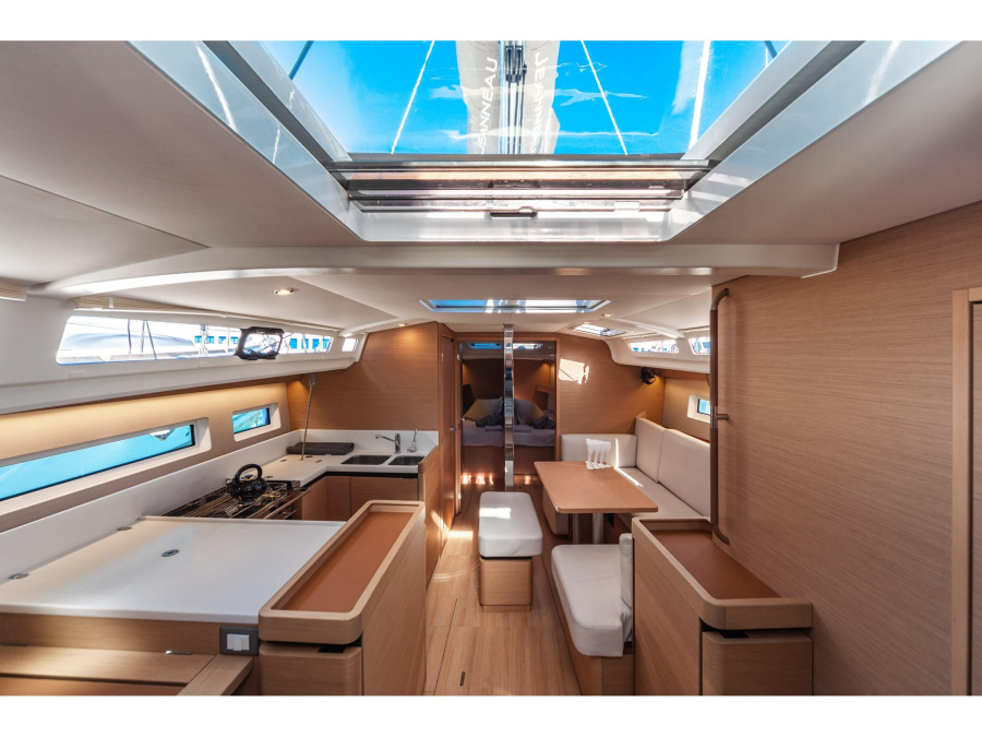Interior image - 2