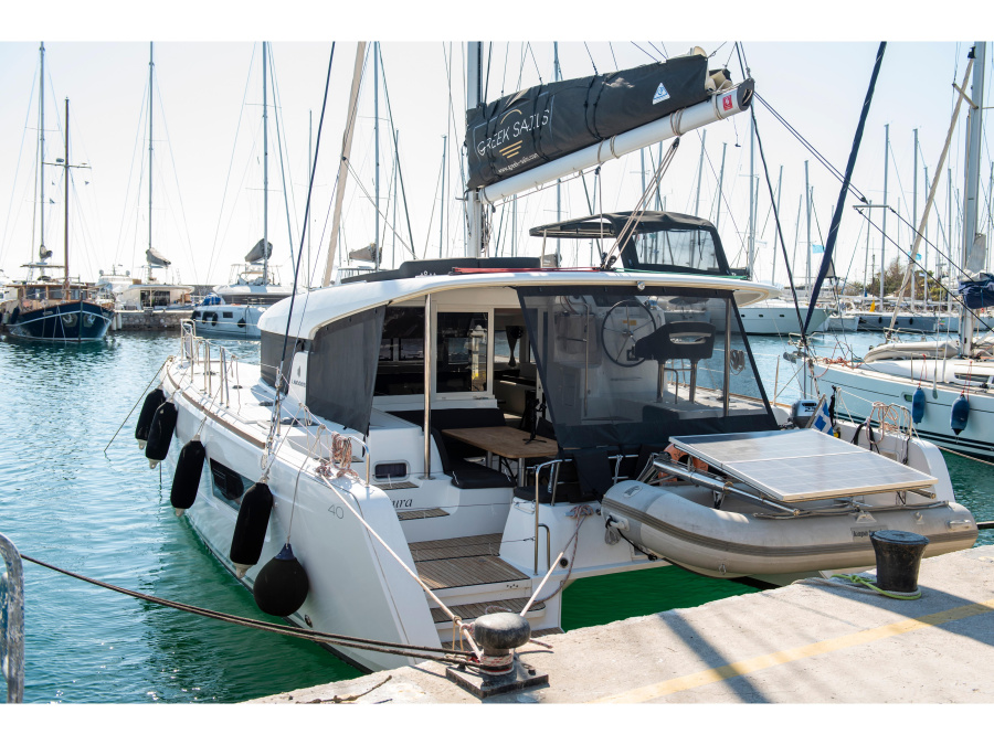 Photo #1 - Lagoon 40 (L'Avventura) en Alimos Marina - 22748
