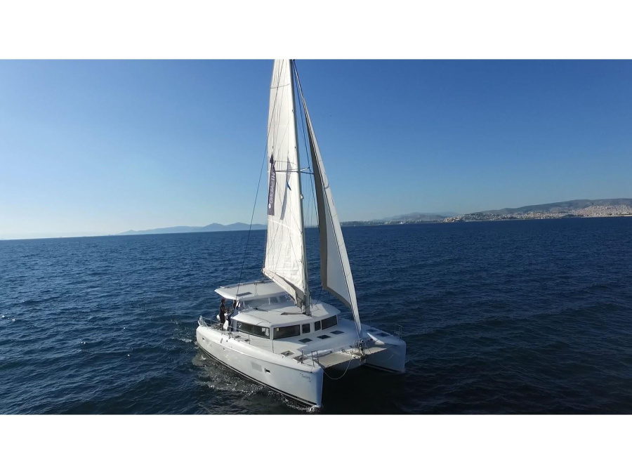 Photo #1 - Lagoon 420 (Fantasy - (A/C - Generator - Refit 2021)) in Alimos Marina - 13673