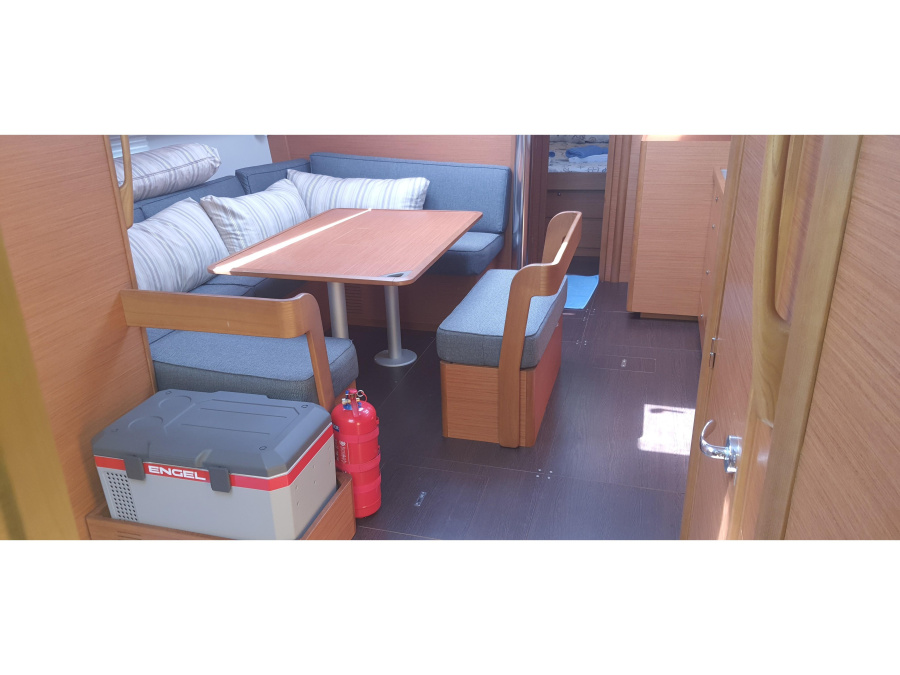 Interior image - 2