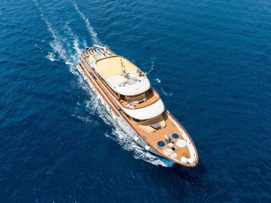 Photo #1 - Luxury Motor Yacht (Swallow) in Port of / East Harbour - 18164