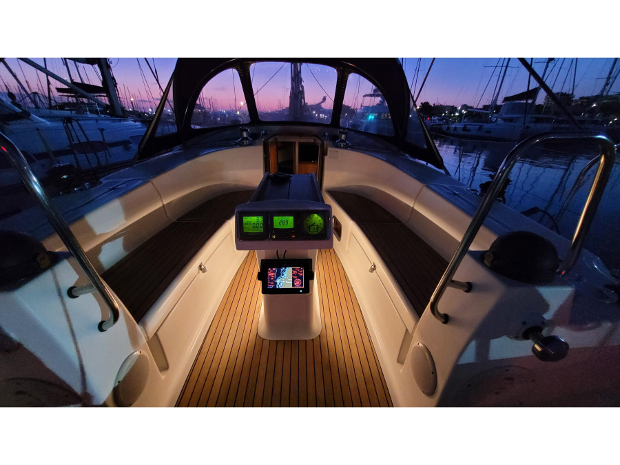 Photo #1 - Bavaria 40 (Black Pearl) en Alimos Marina - 19275