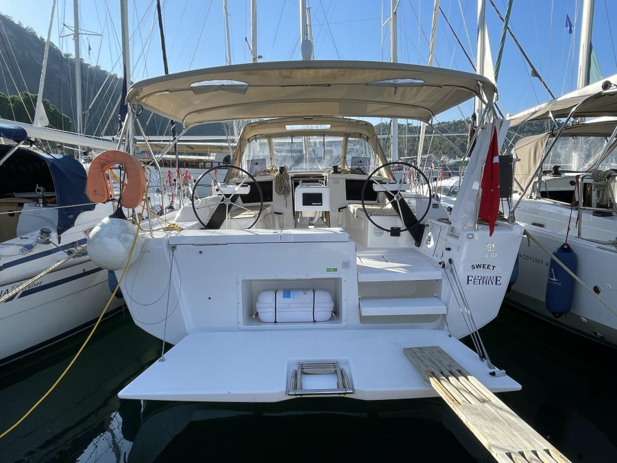 Photo #1 - Dufour 430 GL (Sweet) in Yacht Club Mai - 16966