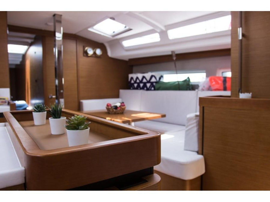 Interior image - 2