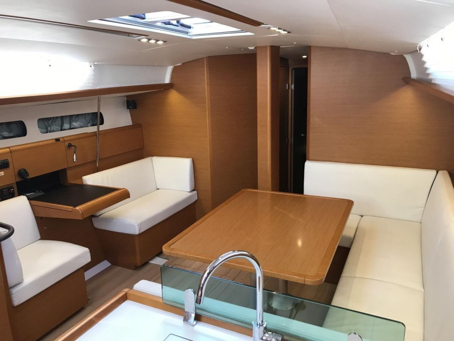 Interior image - 1