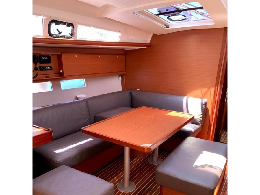Interior image - 2
