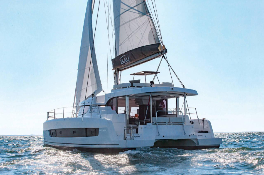 Photo #1 - Bali Catspace (Blue Spirit) in Port of Lefkas - 18249